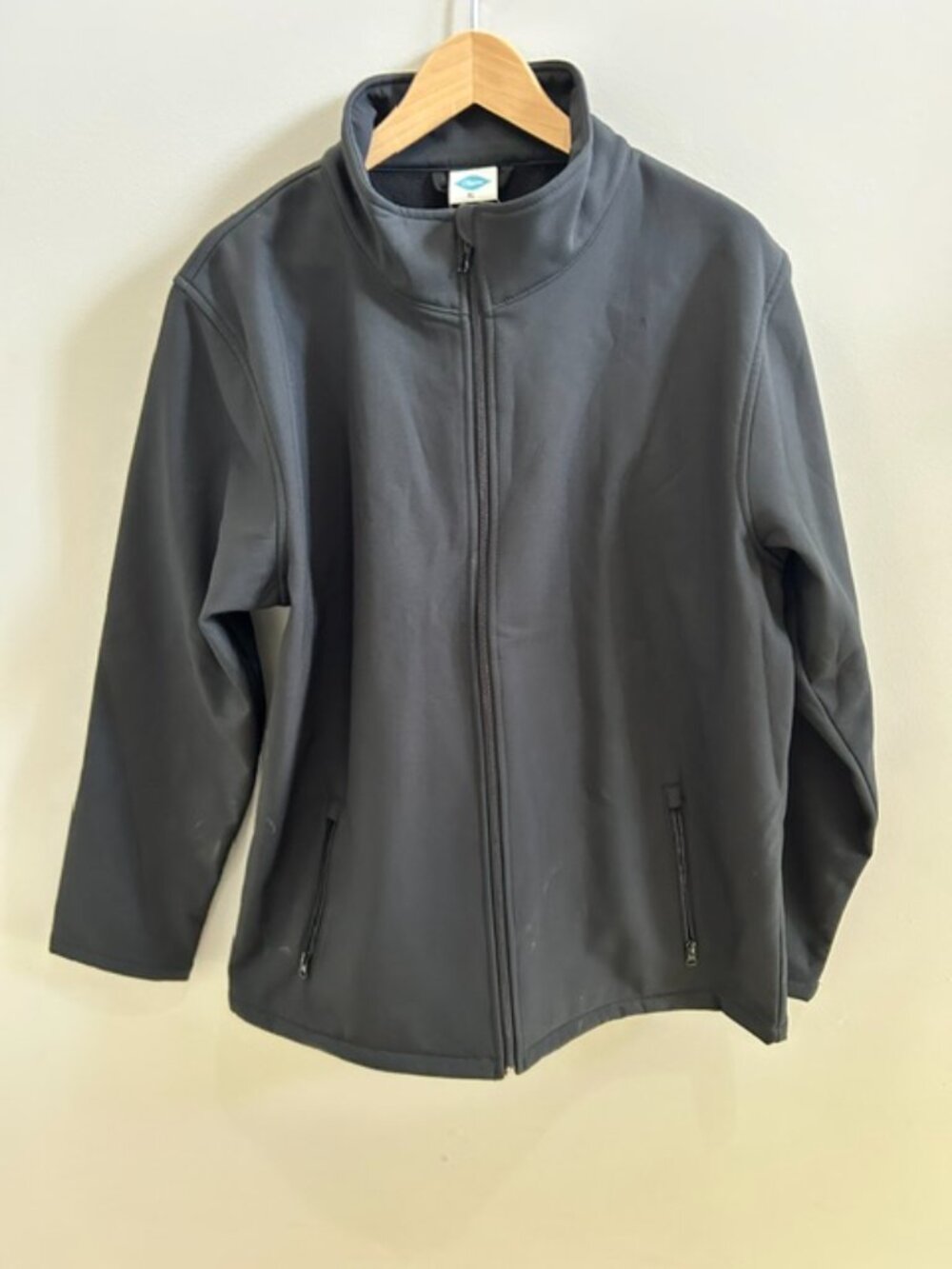 Men's Black Softshell Zip Jacket XL New Without Tags